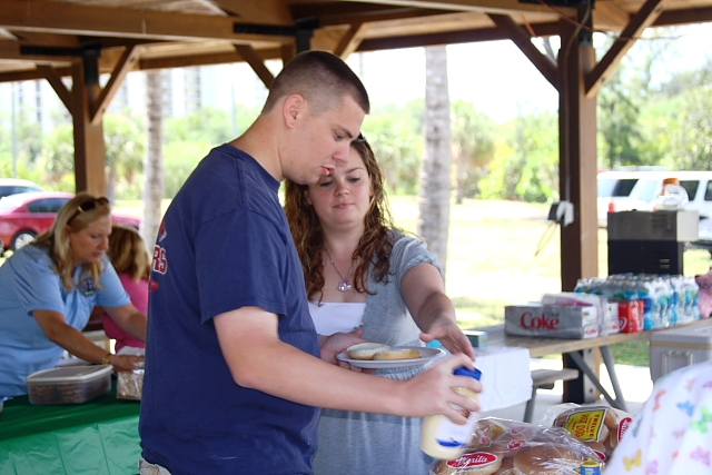 KJ4KBG_Picnic_01_0409.jpg